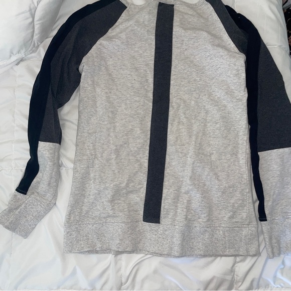 MPG Crewneck with color block sleeves - Picture 4 of 4